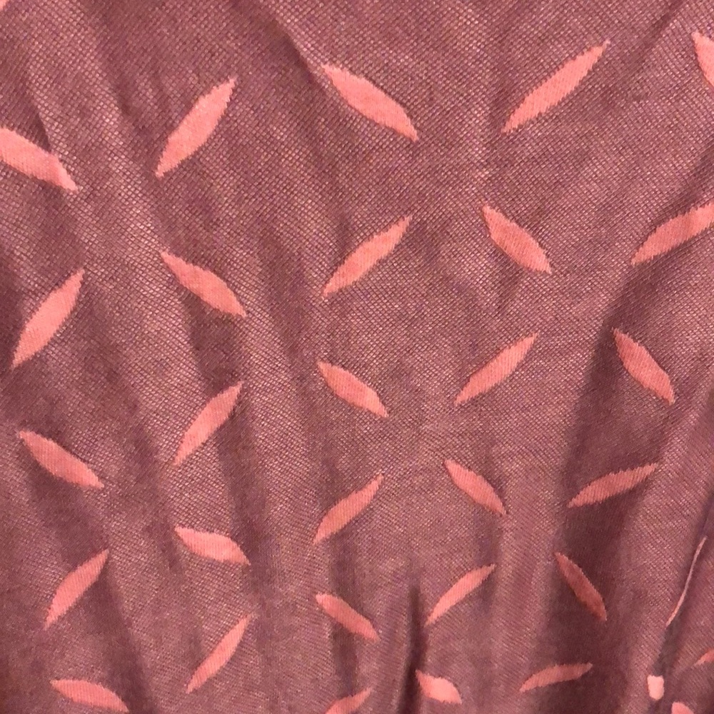 LuLaRoe Xl Classic Tee - Picture 2 of 5